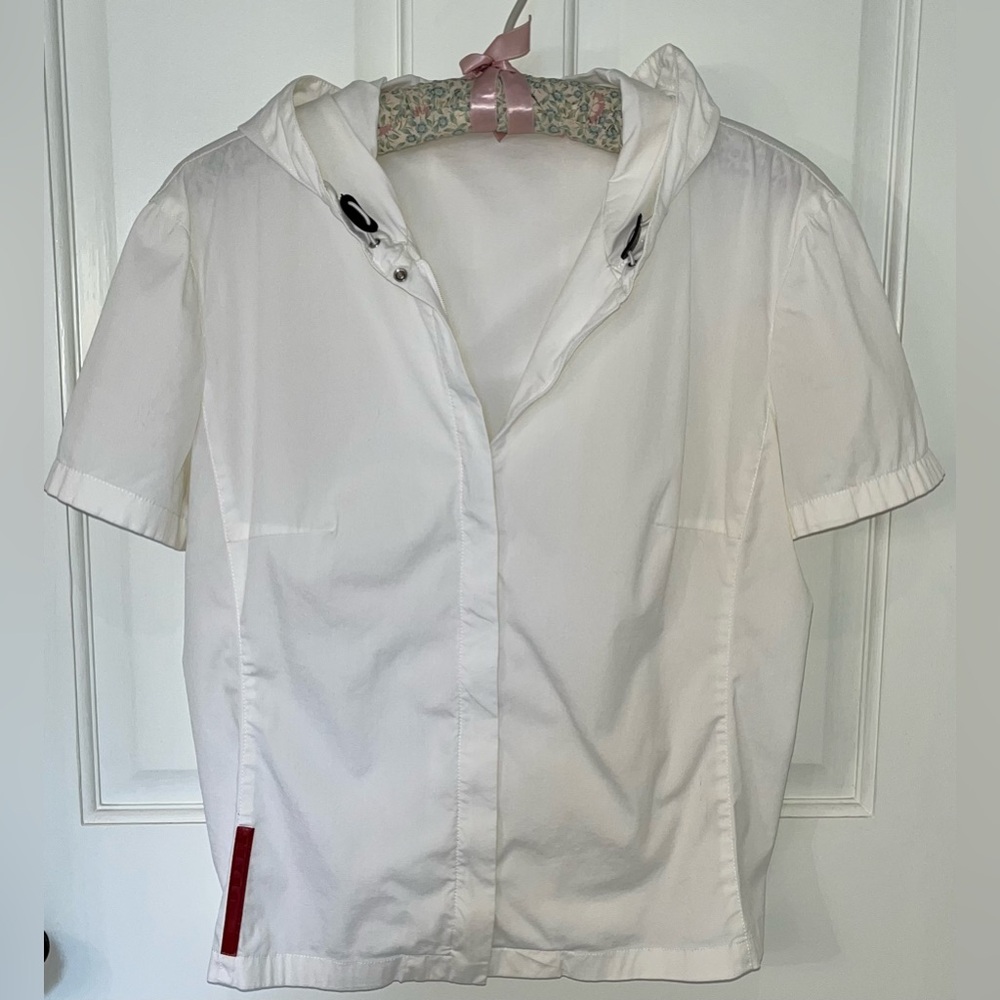 Prada Sport white cotton short sleeve hooded fitted jacket top with zipper. Sz L